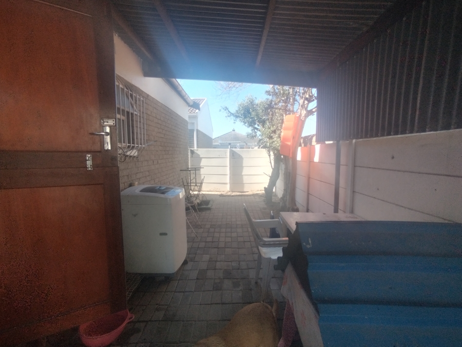 2 Bedroom Property for Sale in Oakglen Western Cape